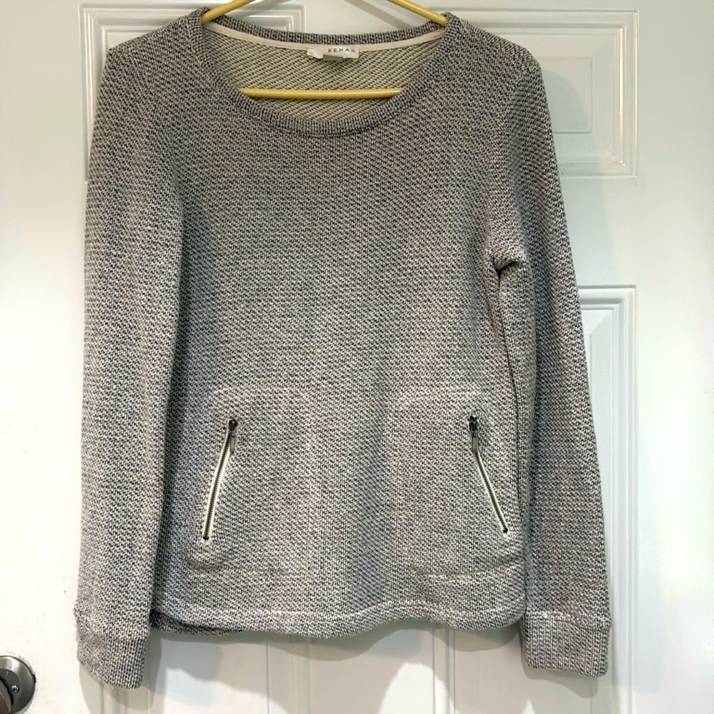 Kenar Light Gray Textured Crewneck Sweater with Zip Pockets